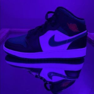 Boys air Jordan 1 mid GS “green toe” “pine green”